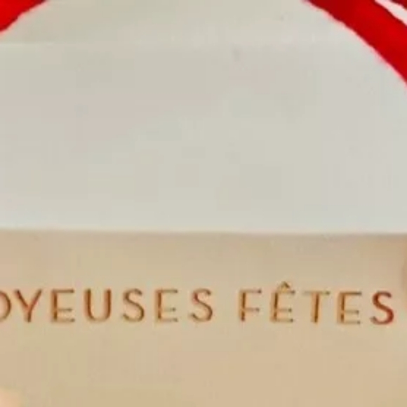 Louis Vuitton Holiday 2023 Shopping Bag 16x13x6" Limited Edition (Authentic) - Picture 4 of 6